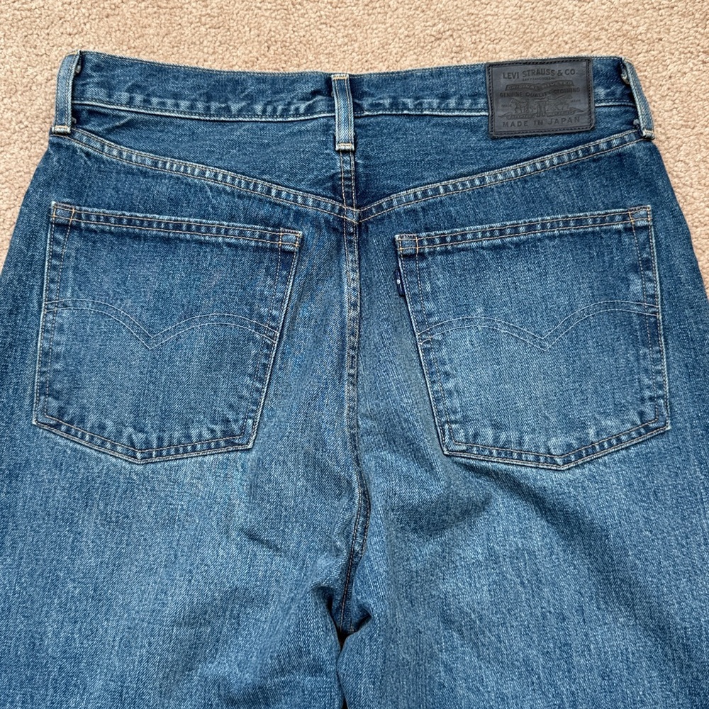 Levi's Medium Blue High-Rise Cropped Straight Jeans - Picture 7 of 13